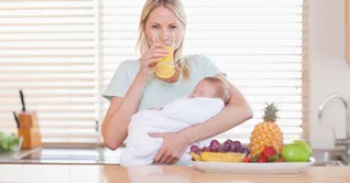 تغذیه مادر در دوران شیردهی و تأثیر آن بر نوزاد