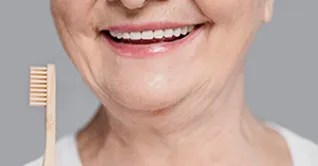 بهترین مسواک مناسب دندان مصنوعی