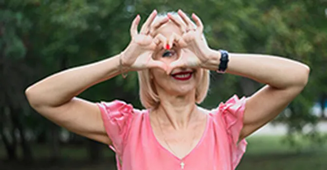 همه چیز در مورد یائسگی؛ علائم،‌ تشخیص و راه‌های درمان