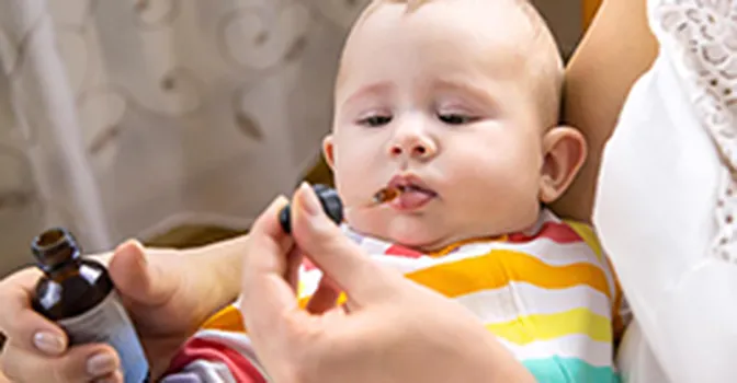 راهنمای والدین برای مصرف شربت و قطره آهن در نوزادان و کودکان