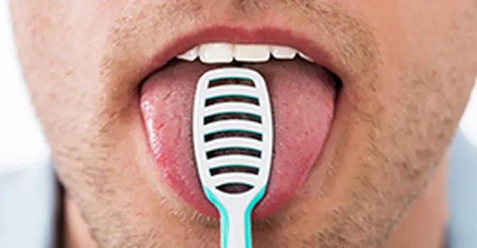 مسواک زبان شوی چیست؟ مزایا و نحوه استفاده