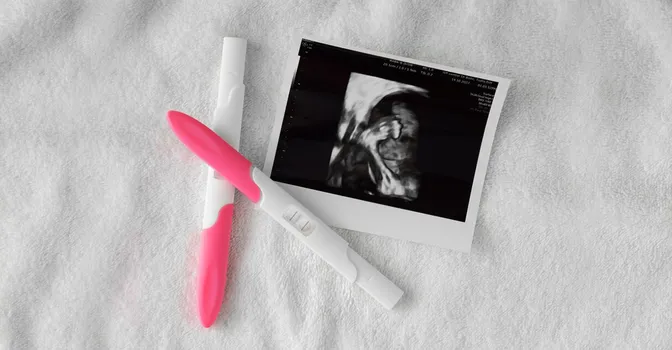  کیت تشخیص بارداری یا بی بی چک؛ نحوه استفاده و چگونگی تفسیر جواب 