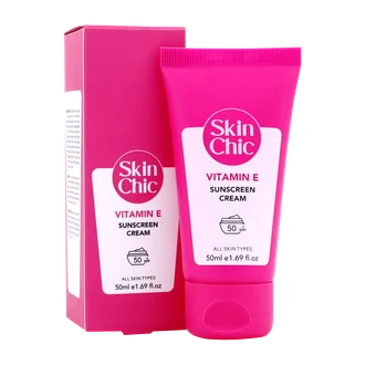 تصویر ضد آفتاب ویتامین ای SPF50 اسکین شیک